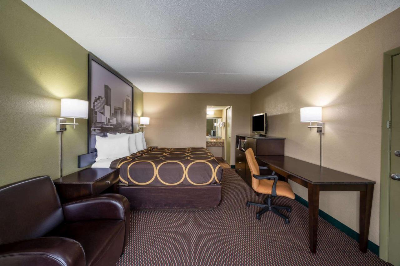 Super 8 By Wyndham Perrysburg-Toledo Hotel Exterior photo