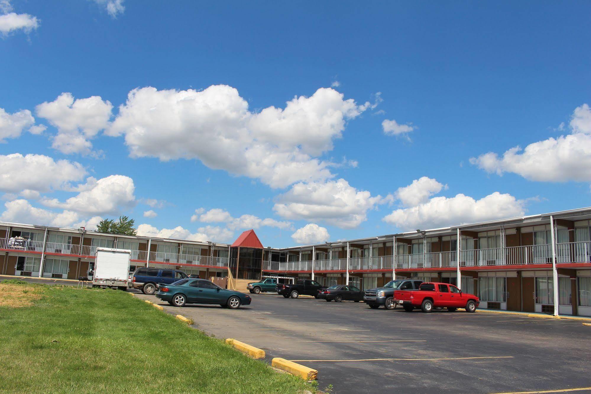 Super 8 By Wyndham Perrysburg-Toledo Hotel Exterior photo